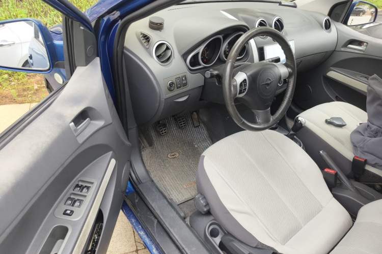 Used Haima Qubit 2012 1.3L Manual Lingyue Edition Driver Seat