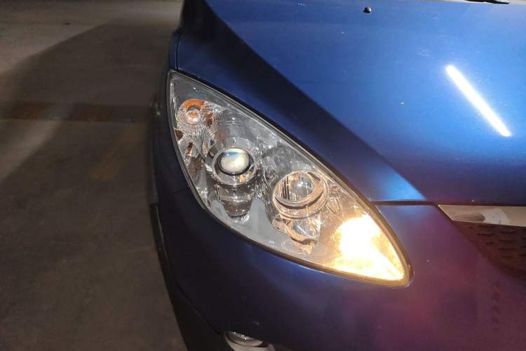 Used Haima Qubit 2012 1.3L Manual Cool Edition Right Front Headlight