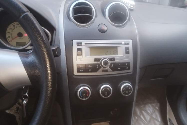 Used Haima Qubit 2012 1.3L Manual Cool Edition Audio And AC Panel
