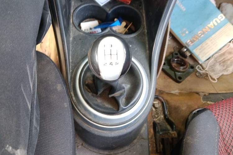 Used Haima Qubit 2012 1.3L Manual Cool Edition Gear Lever