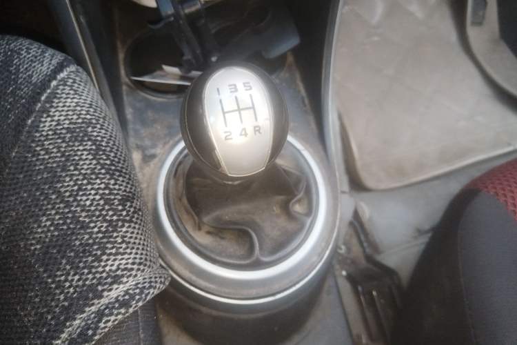 Used Haima Qubit 2012 1.3L Manual Cool Edition Gear Lever