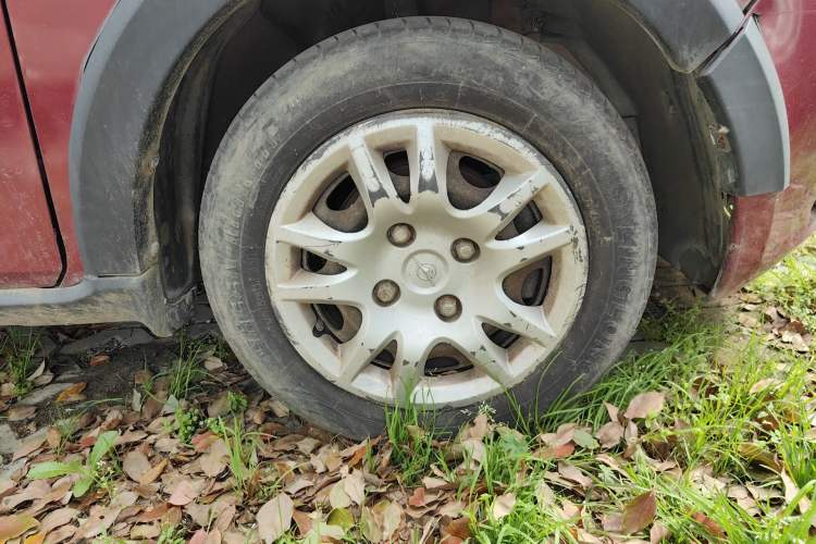 Used Haima Qubit 2012 1.3L Manual Cool Edition Right Front Wheel Hub