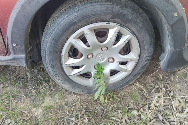 Used Haima Qubit 2012 1.3L Manual Cool Edition Right Front Wheel Hub