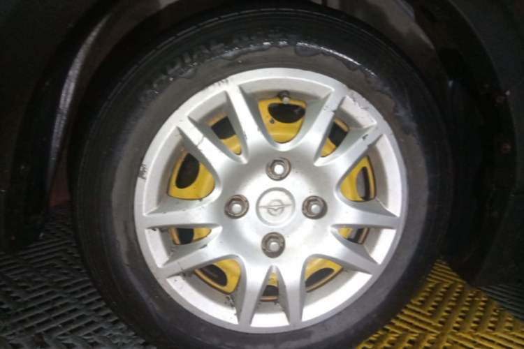 Used Haima Qubit 2012 1.3L Manual Cool Edition Right Front Wheel Hub