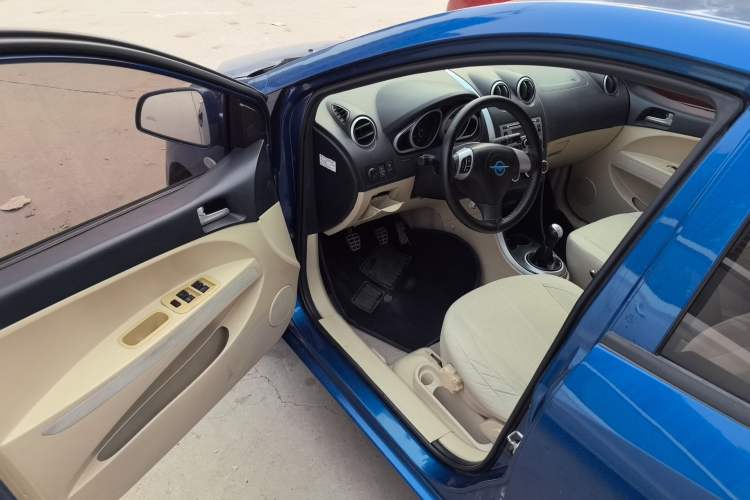Used Haima Qubit 2013 1.3L Manual Lingyue Edition Driver Seat