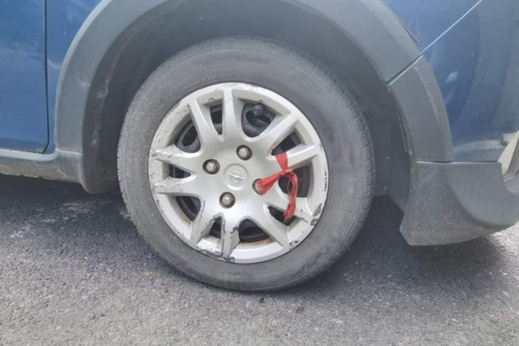 Used Haima Qubit 2013 1.3L Manual Cool Edition Right Front Wheel Hub