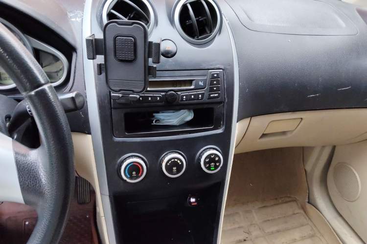 Used Haima Qubit 2013 1.3L Manual Cool Edition Audio And AC Panel