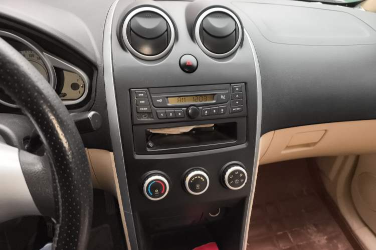 Used Haima Qubit 2013 1.3L Manual Cool Edition Audio And AC Panel