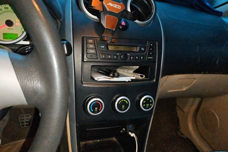 Used Haima Qubit 2013 1.3L Manual Cool Edition Audio And AC Panel