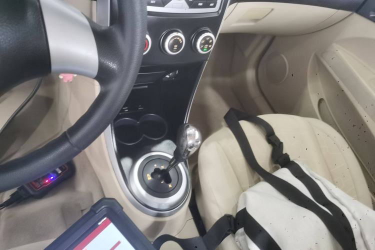 Used Haima Qubit 2013 1.5L AMT Dynamic Edition Gear Lever