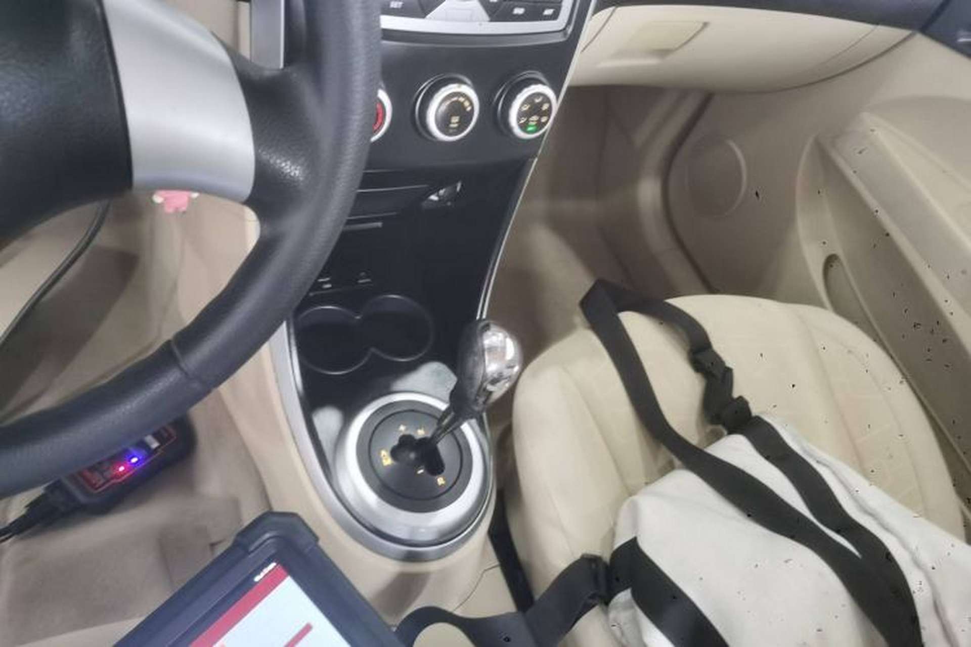 Used Haima Qubit 2013 1.5L AMT Dynamic Edition Gear Lever