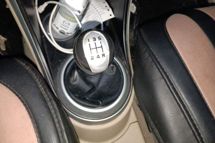 Used Haima Qubit 2013 1.3L Manual Cool Edition Gear Lever