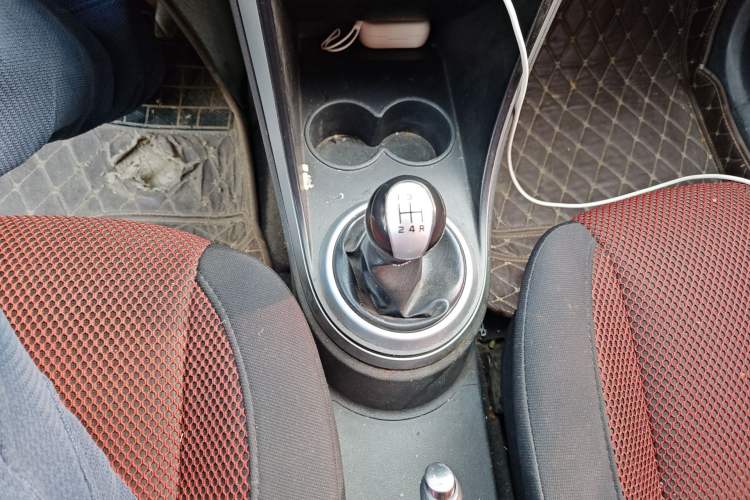 Used Haima Qubit 2013 1.3L Manual Cool Edition Gear Lever