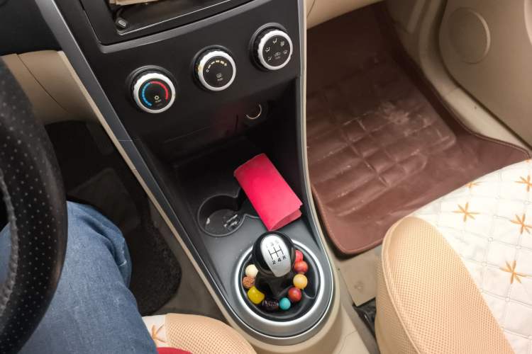 Used Haima Qubit 2013 1.3L Manual Cool Edition Gear Lever