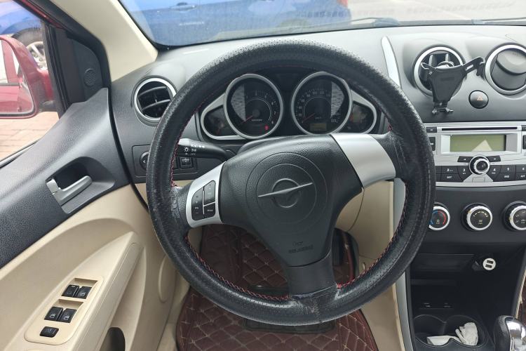 Used Haima Qubit 2013 1.5L AMT Dynamic Edition Interior 2