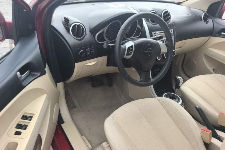 Used Haima Qubit 2013 1.5L AMT Dynamic Edition Interior 2