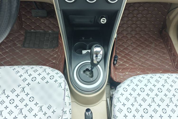Used Haima Qubit 2013 1.5L AMT Dynamic Edition Interior 5