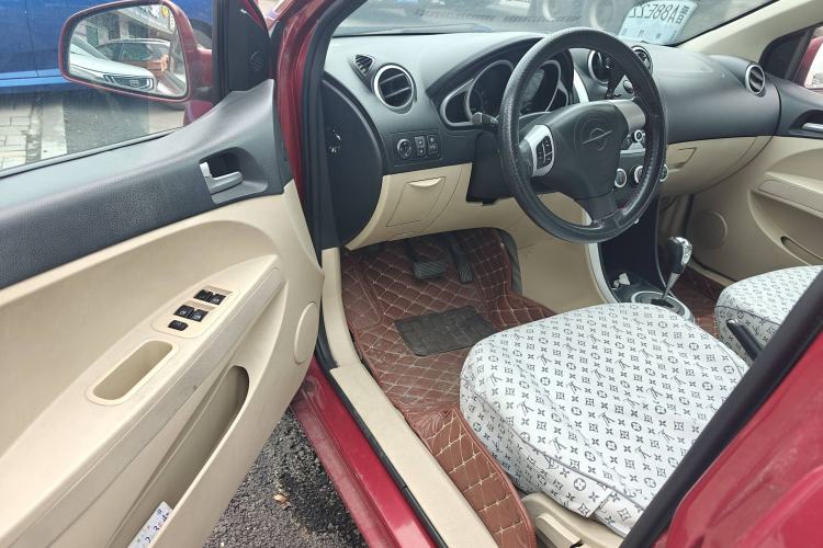 Used Haima Qubit 2013 1.5L AMT Dynamic Edition Interior 6