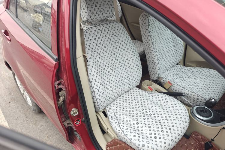 Used Haima Qubit 2013 1.5L AMT Dynamic Edition Interior 8