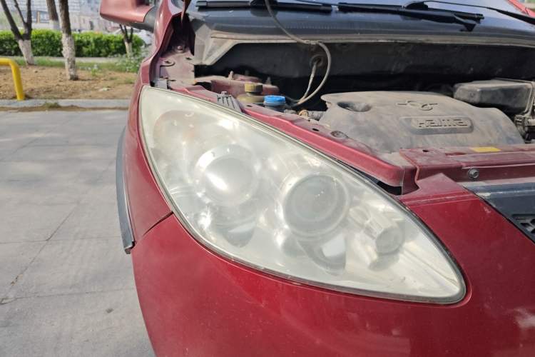 Used Haima Qubit 2013 1.3L Manual Cool Edition Right Front Headlight