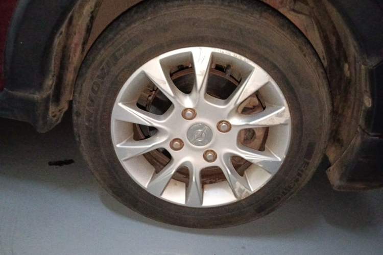 Used Haima Qubit 2013 1.3L Manual Cool Edition Right Front Wheel Hub