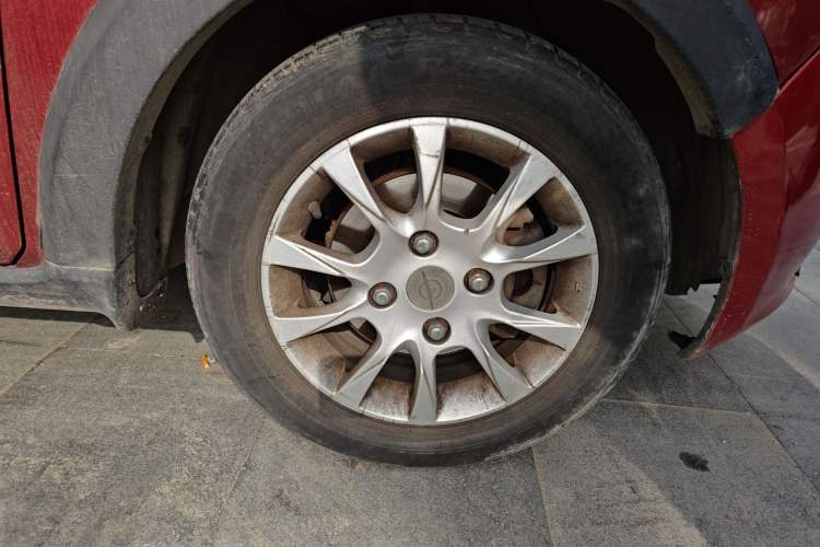 Used Haima Qubit 2013 1.3L Manual Cool Edition Right Front Wheel Hub