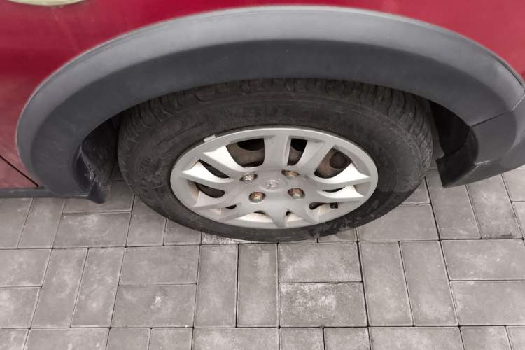 Used Haima Qubit 2013 1.3L Manual Cool Edition Right Front Wheel Hub