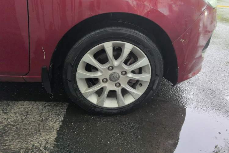 Used Haima Qubit 2013 1.5L AMT Dynamic Edition Right Front Wheel Hub