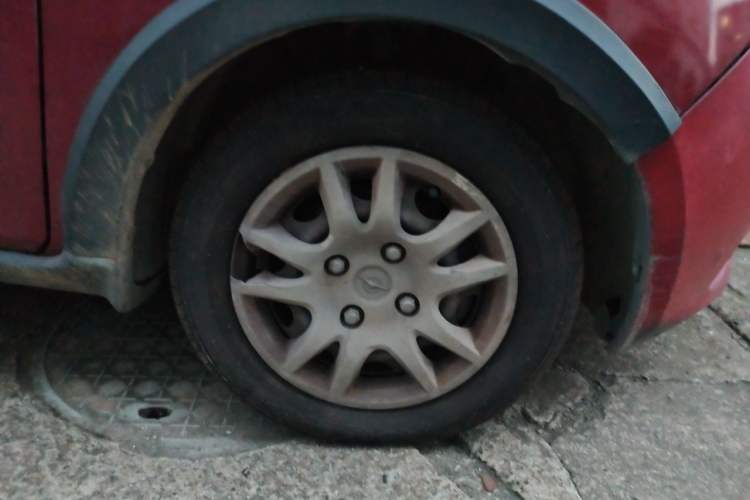 Used Haima Qubit 2013 1.3L Manual Cool Edition Right Front Wheel Hub