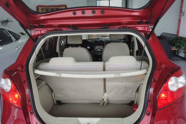 Used Haima Qubit 2013 1.5L AMT Dynamic Edition Trunk