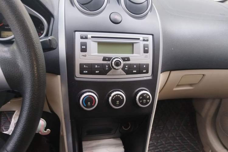 Used Haima Qubit 2013 1.5L AMT Dynamic Edition Audio And AC Panel