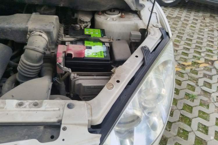 Used Haima Qubit 2013 1.5L AMT Dynamic Edition Engine Bay Left