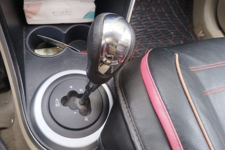 Used Haima Qubit 2013 1.5L AMT Dynamic Edition Gear Lever