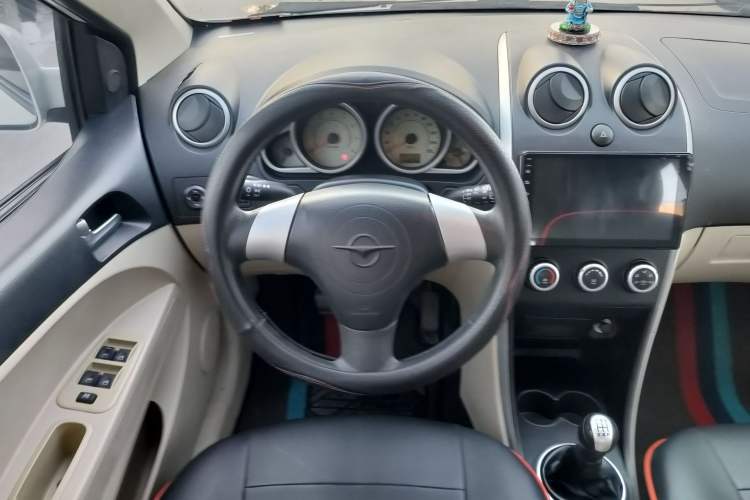 Used Haima Qubit 2013 1.3L Manual Cool Edition Interior 2