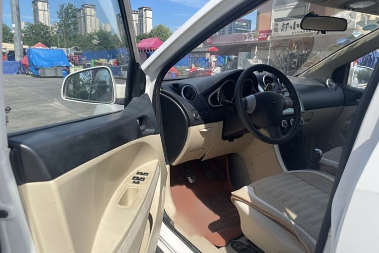 Used Haima Qubit 2013 1.3L Manual Cool Edition Interior 4