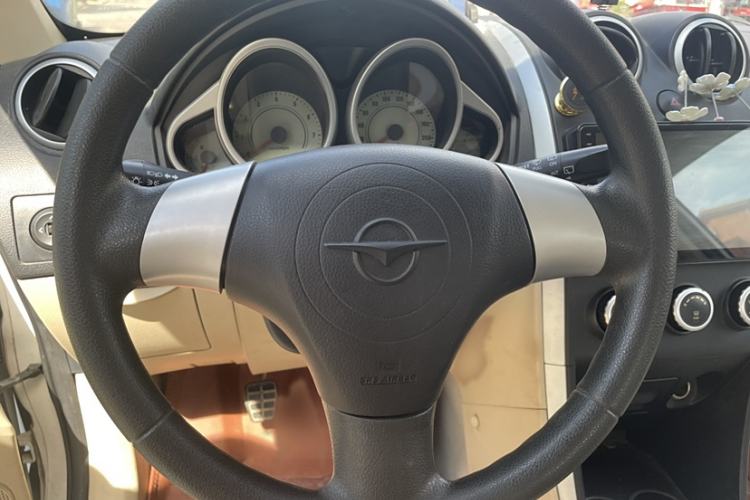 Used Haima Qubit 2013 1.3L Manual Cool Edition Interior 5