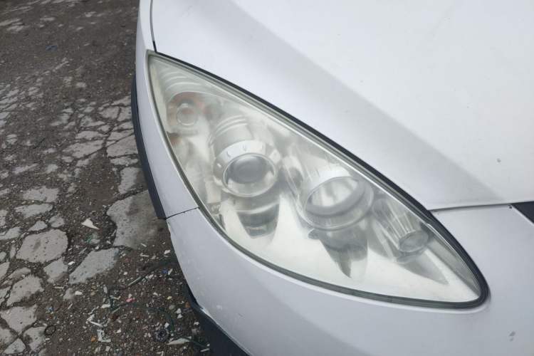 Used Haima Qubit 2013 1.3L Manual Cool Edition Right Front Headlight