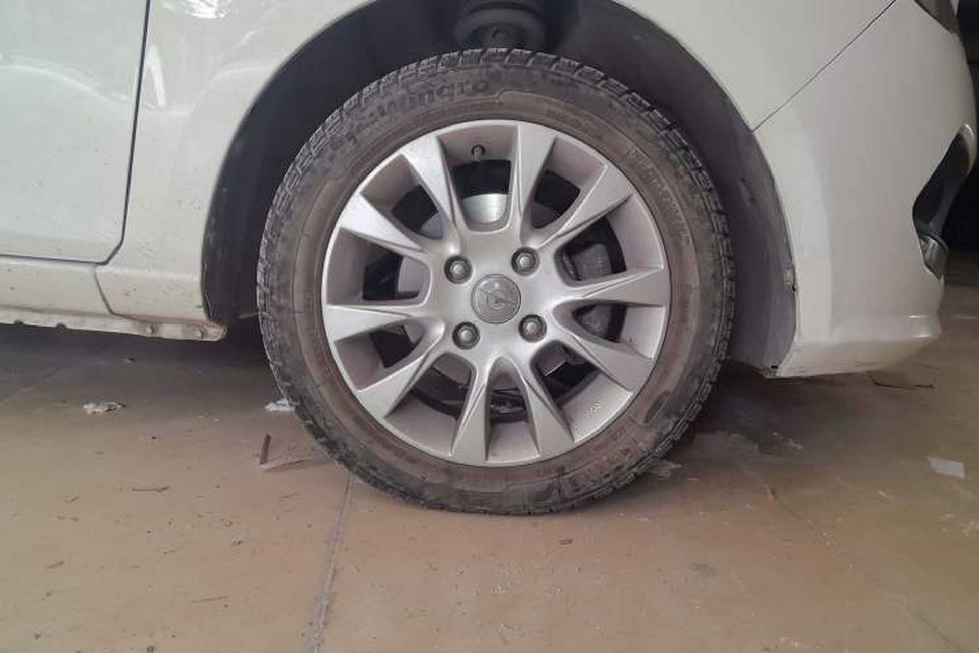 Used Haima Qubit 2013 1.5L AMT Dynamic Edition Right Front Wheel Hub