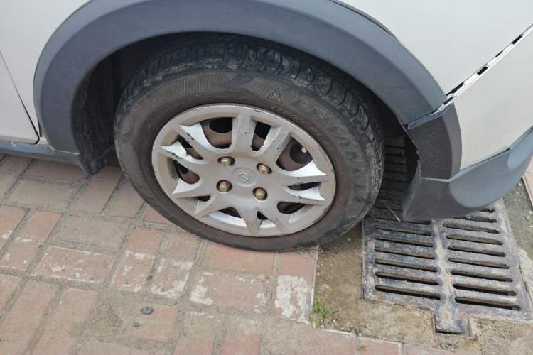 Used Haima Qubit 2013 1.3L Manual Cool Edition Right Front Wheel Hub