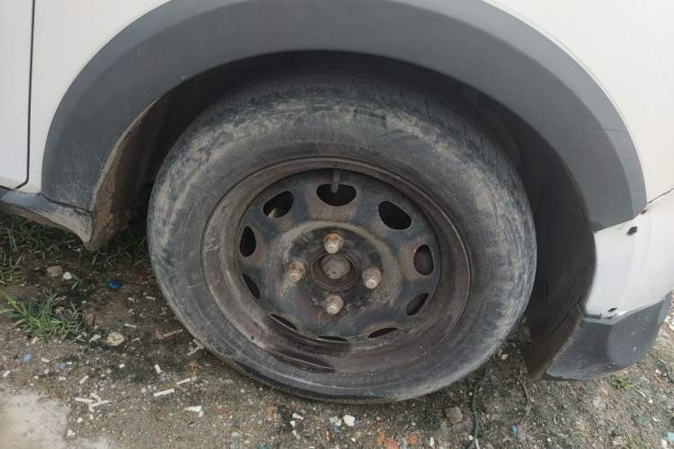 Used Haima Qubit 2013 1.3L Manual Cool Edition Right Front Wheel Hub