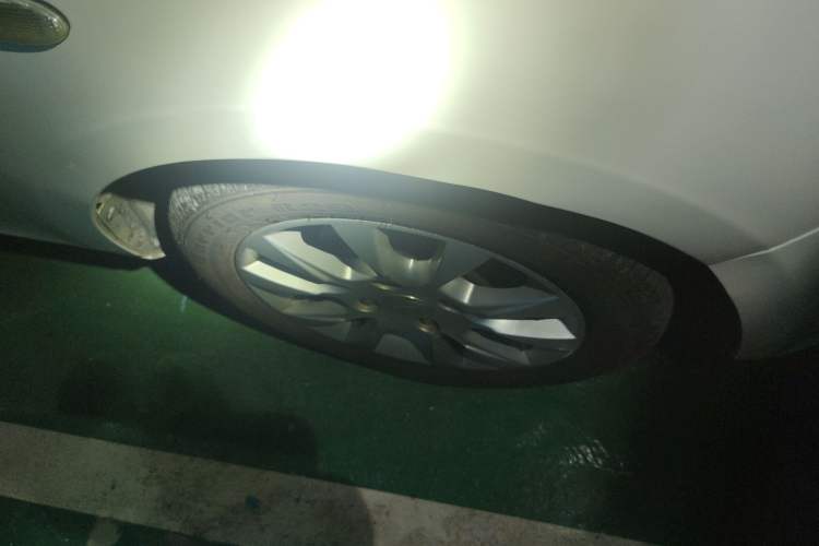 Used Haima Qubit 2013 1.5L AMT Dynamic Edition Right Front Wheel Hub