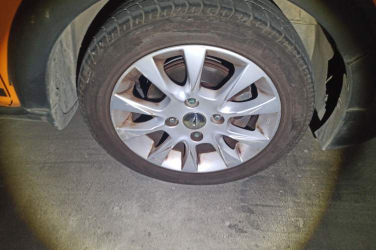 Used Haima Qubit 2015 1.5L AMT Qingyue Edition Right Front Wheel Hub