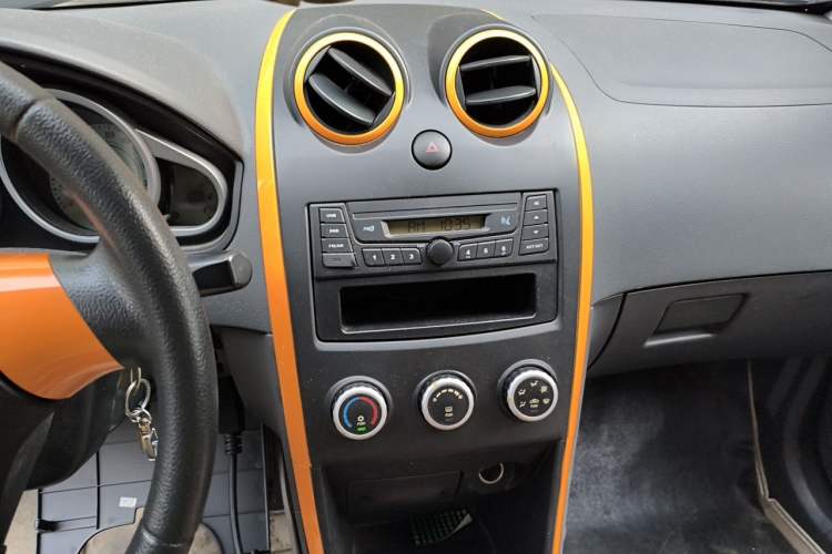 Used Haima Qubit 2015 1.3L Manual Qingcong Edition Audio And AC Panel