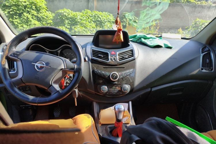 Used Haima S5 2014 1.6L Manual ZhiZun Version Center Console
