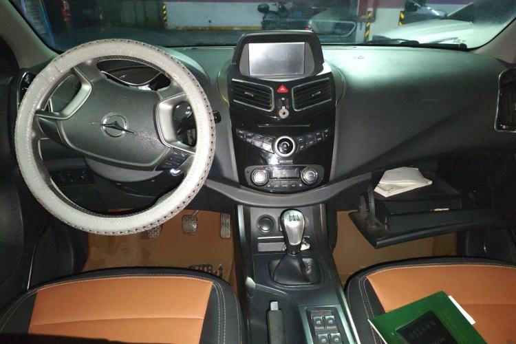 Used Haima S5 2014 1.6L Manual ZhiZun Version Center Console