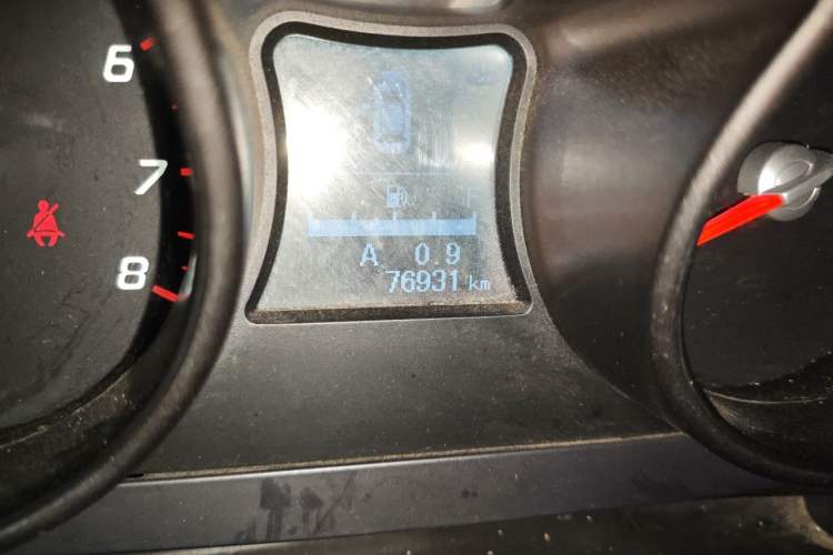 Used Haima S5 2014 1.6L Manual ZhiZun Version Odometer Close Up