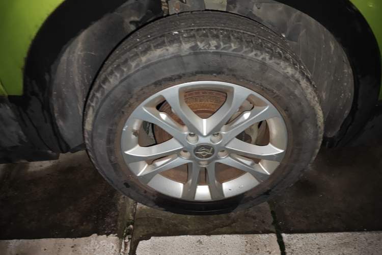 Used Haima S5 2014 1.6L Manual ZhiZun Version Right Front Wheel Hub