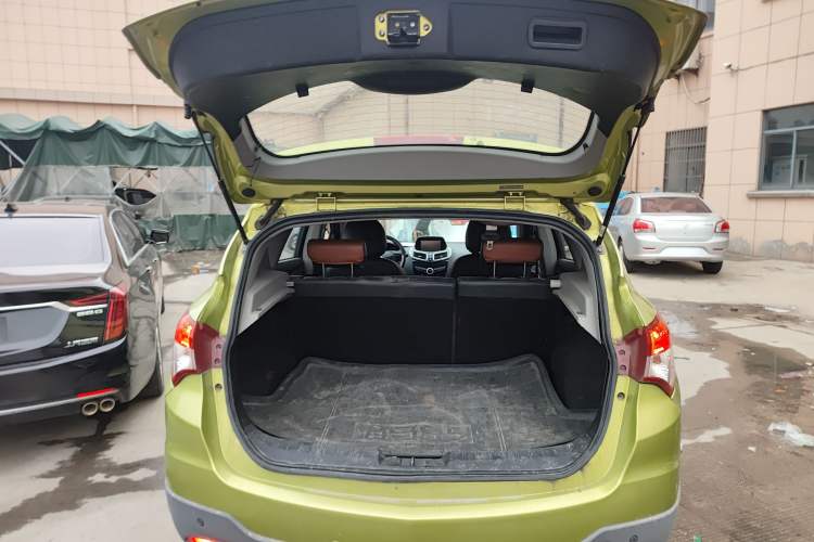 Used Haima S5 2014 1.6L Manual ZhiZun Version Trunk