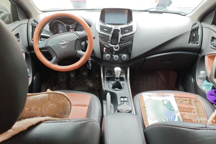 Used Haima S5 2014 1.6L Manual ZhiLe Model Center Console