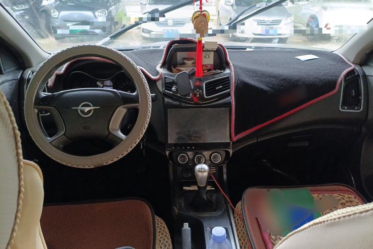 Used Haima S5 2014 1.6L Manual ZhiLe Model Center Console